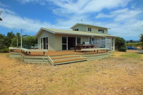 Photo of property in 618 Matarangi Drive, Matarangi, Whitianga, 3592
