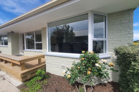 Photo of property in 150 Queenspark Drive, Parklands, Christchurch, 8083