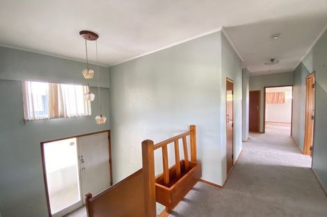 Photo of property in 38 Beaubank Road, Kelston, Auckland, 0602