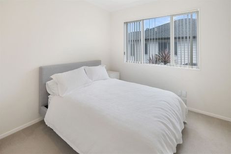 Photo of property in 5 Mulroy Place, Pinehill, Auckland, 0632