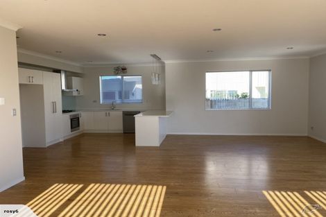 Photo of property in 43 Maylee Crescent, Gulf Harbour, Whangaparaoa, 0930