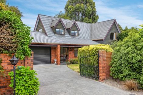 Photo of property in 100 Regency Crescent, Redwood, Christchurch, 8051
