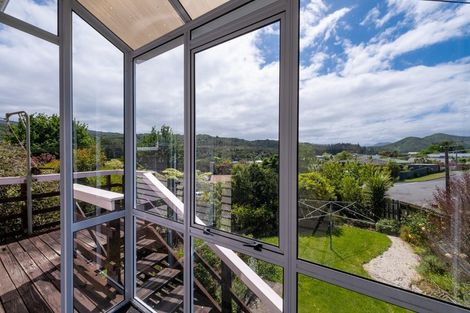 Photo of property in 77 Milton Terrace, Picton, 7220