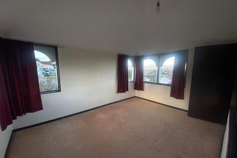 Photo of property in 140 Akaroa Drive, Maupuia, Wellington, 6022