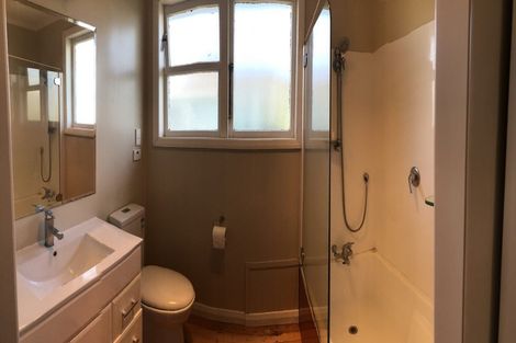 Photo of property in 8 Arimu Road, Papakura, 2110