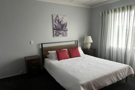 Photo of property in 27 Tukapa Street, Westown, New Plymouth, 4310