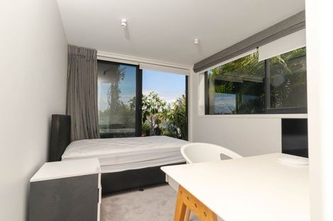 Photo of property in 306a Hurstmere Road, Takapuna, Auckland, 0622