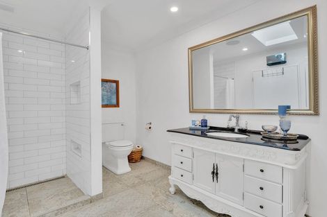 Photo of property in 237 High Street, Oxford, 7430