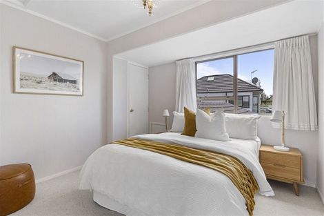 Photo of property in 2/26 Tui Glen Road, Birkenhead, Auckland, 0626