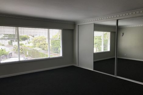 Photo of property in 1/1 Sylvan Park Avenue, Milford, Auckland, 0620