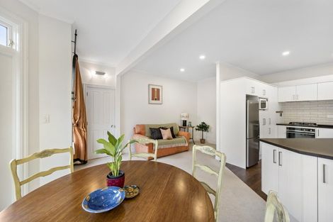 Photo of property in 1/23 Glenbervie Terrace, Thorndon, Wellington, 6011