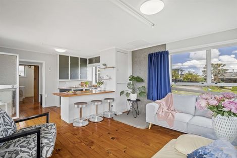 Photo of property in 97 Tiri Road, Tindalls Beach, Whangaparaoa, 0930
