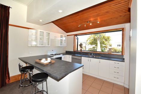 Photo of property in 55 Hargest Crescent, Saint Kilda, Dunedin, 9012