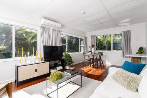 Photo of property in 8a Government Road, Raglan, 3225