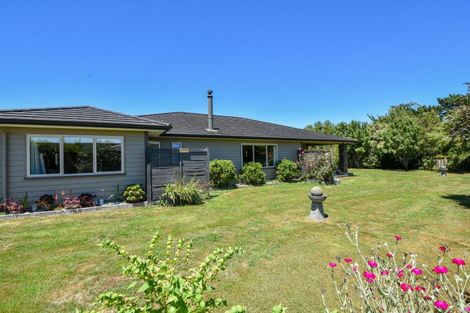 Photo of property in 5 Tararua Crescent, Carterton, 5713