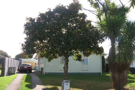 Photo of property in 24 Halswell Crescent, Westbrook, Palmerston North, 4412