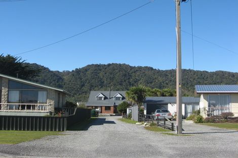Photo of property in 24 Domett Esplanade, Cobden, Greymouth, 7802