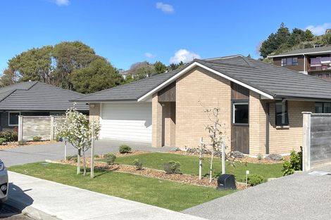 Photo of property in 17 Mooring Close, Whitby, Porirua, 5024