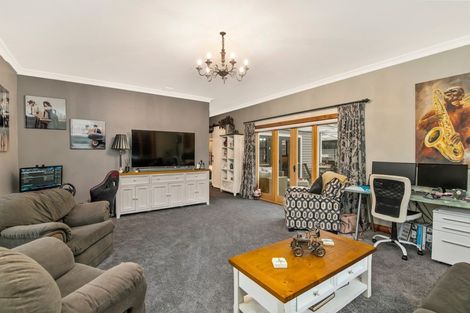 Photo of property in 1070 Queen Street East, Levin, 5510
