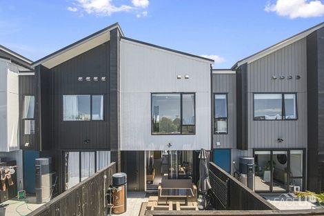 Photo of property in 18 Walter Merton Road, Hobsonville, Auckland, 0616