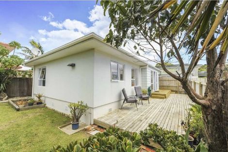 Photo of property in 2/1 Dunstall Place, Mangere Bridge, Auckland, 2022