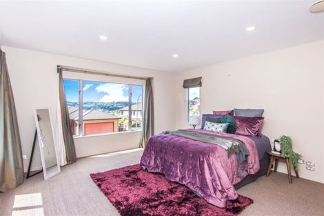 Photo of property in 71 Amesbury Drive, Churton Park, Wellington, 6037