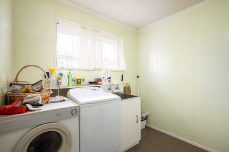 Photo of property in 10 Leon Place, Waitara, 4320