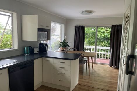 Photo of property in 2/13 Gretel Place, Hillcrest, Auckland, 0627