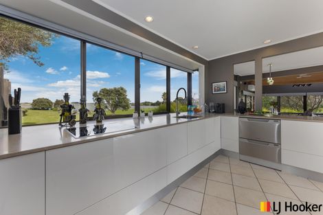 Photo of property in 180 Carnoustie Drive, Wattle Downs, Auckland, 2103