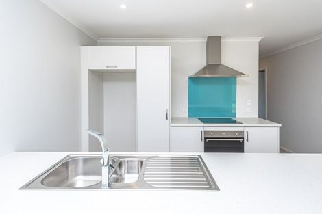 Photo of property in 6 Cross Street, Castlecliff, Whanganui, 4501