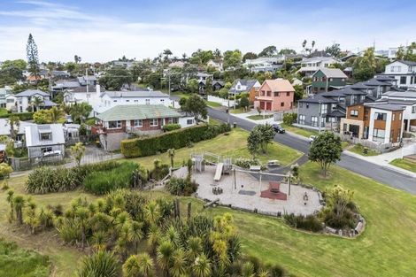 Photo of property in 1/42 Kawerau Avenue, Devonport, Auckland, 0624