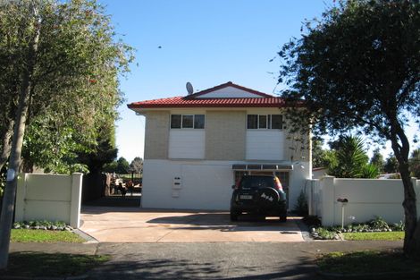 Photo of property in 34 Seaward Place, Wattle Downs, Auckland, 2103