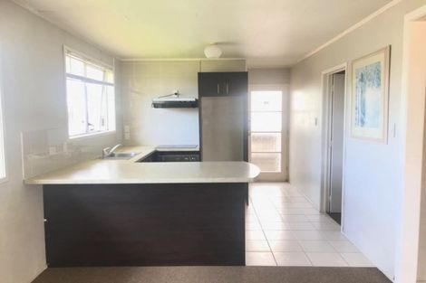 Photo of property in 28 Casuarina Road, Half Moon Bay, Auckland, 2012