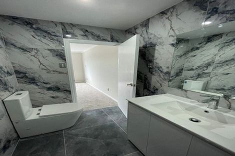 Photo of property in 4b Mirrabooka Avenue, Botany Downs, Auckland, 2010