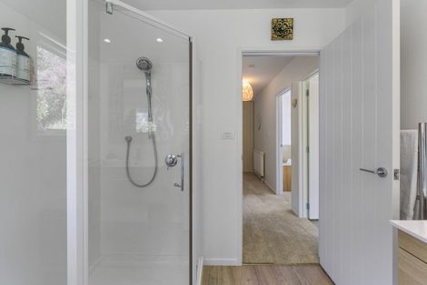 Photo of property in 48 Stewart Glen, Acacia Bay, Taupo, 3385