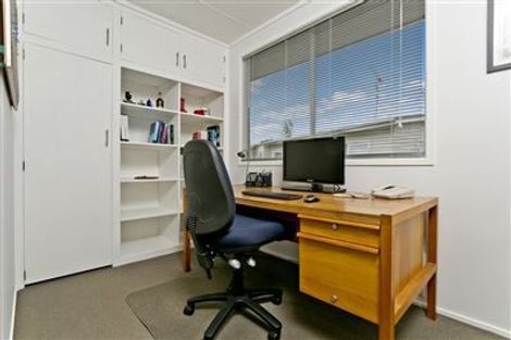 Photo of property in 2 Wykeham Place, Glenfield, Auckland, 0629