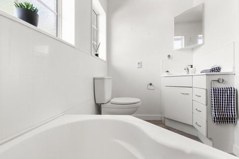 Photo of property in 37 Ngarimu Crescent, Taradale, Napier, 4112