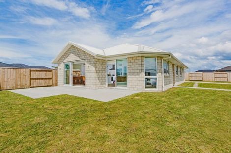 Photo of property in 19 Cupples Street, Papamoa Beach, Papamoa, 3118