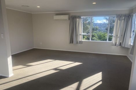 Photo of property in 22 Dominica Crescent, Grenada Village, Wellington, 6037