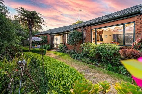 Photo of property in 42 Guildford Drive, Paraparaumu, 5032