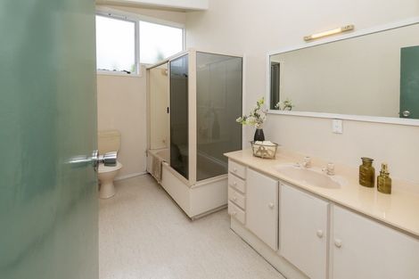 Photo of property in 145 Bleakhouse Road, Mellons Bay, Auckland, 2014