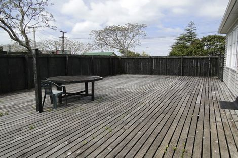 Photo of property in 9 Waiohua Road, Greenlane, Auckland, 1061