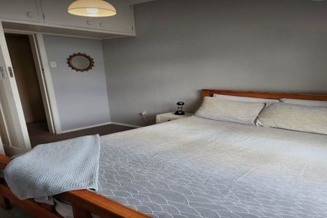 Photo of property in 7 Totara Street, Eastbourne, Lower Hutt, 5013