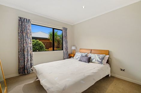 Photo of property in 8 Alpha Close, Wanaka, 9305