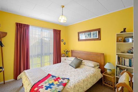 Photo of property in 10 Broadbelt Grove, Levin, 5510