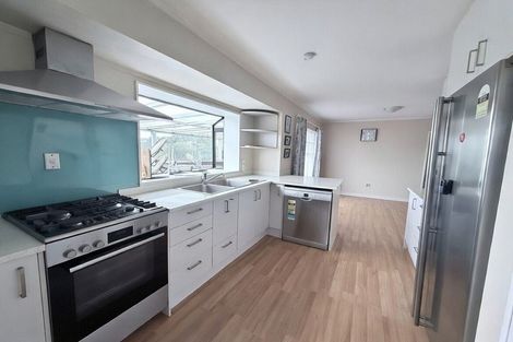 Photo of property in 19 Miriam Corban Heights, Henderson, Auckland, 0612