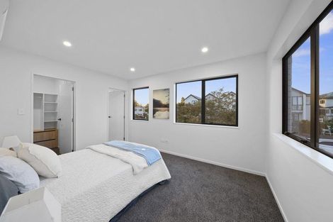 Photo of property in 23b Wanaka Place, Pakuranga Heights, Auckland, 2010