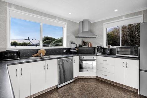 Photo of property in 26 Oberon Street, Stratford, 4332