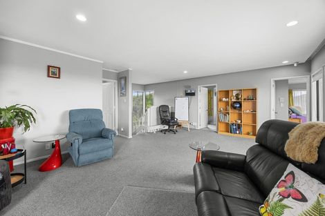 Photo of property in 207 Royal Road, Massey, Auckland, 0614