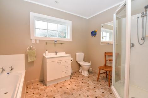 Photo of property in 60 Kuratawhiti Street, Greytown, 5712